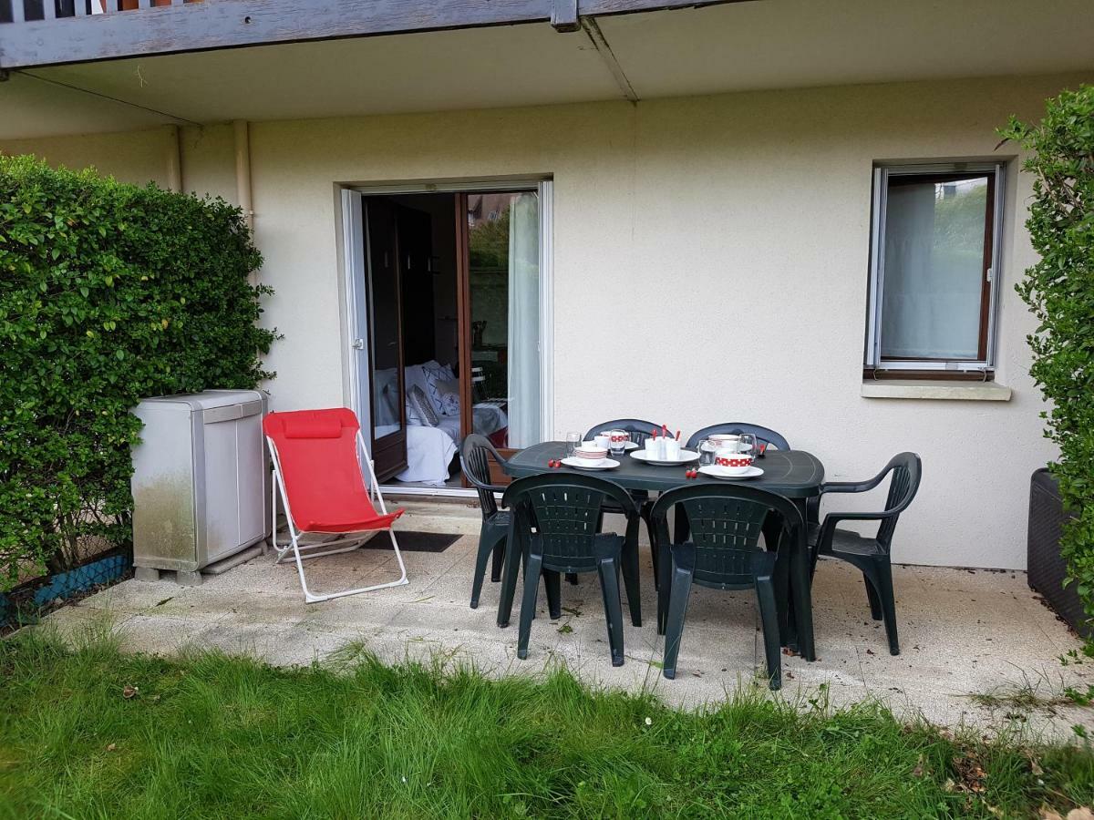 Appartement 2 Pieces Rez-De-Jardin A 2 Pas De La Plage Et De La Thalasso Cabourg Exterior foto